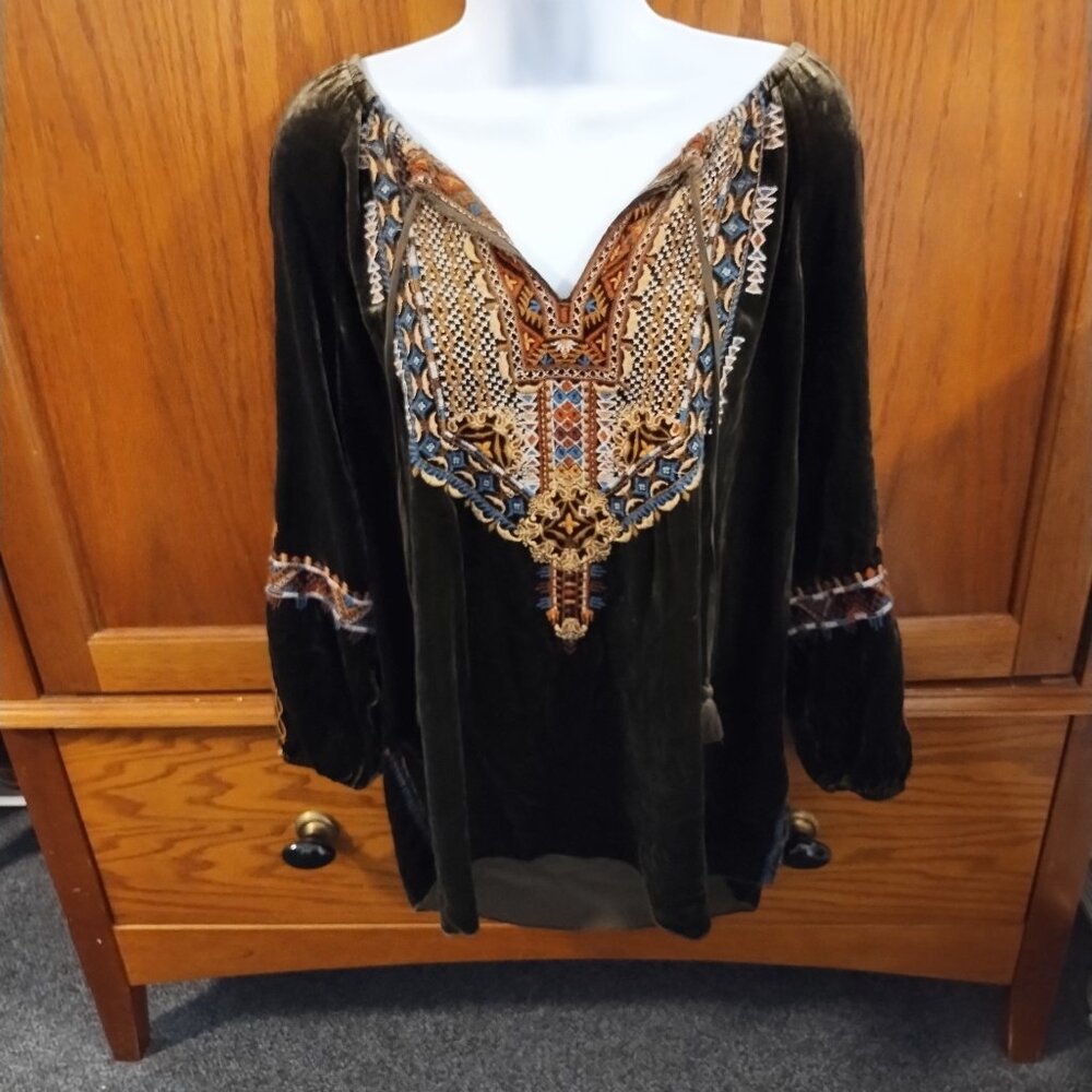 Johnny Was Naomi Tigers Eye Embroidered Deep Olive Velvet Tunic Top S J14319